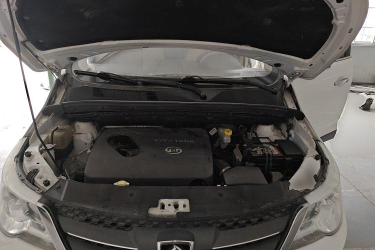 Used Baojun 730 2015 1.8L Manual Comfort ESP Version 7-seater Engine Bay