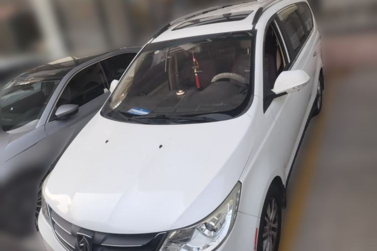 Used Baojun 730 2015 1.8L Manual Luxury Navigation ESP Version 7-seater Front