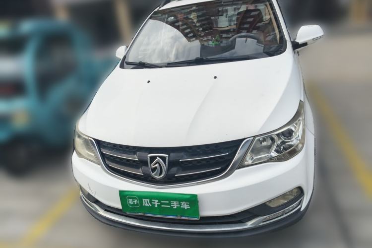 Used Baojun 730 2015 1.8L Manual Luxury Navigation ESP Version 7-seater Front
