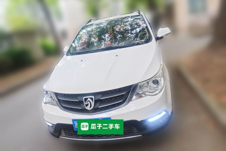 Used Baojun 730 2015 1.8L Manual Luxury Navigation ESP Version 7-seater Front