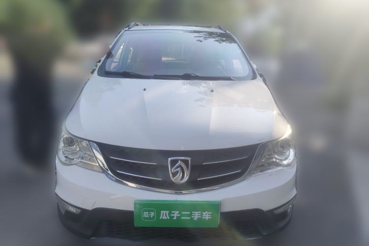 Used Baojun 730 2015 1.8L Manual Luxury Navigation ESP Version 7-seater Front