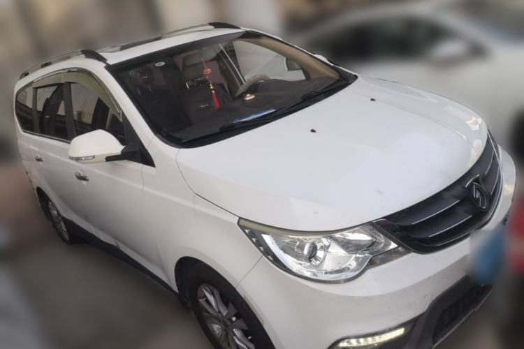 Used Baojun 730 2015 1.8L Manual Luxury Navigation ESP Version 7-seater Front Right 45 Deg