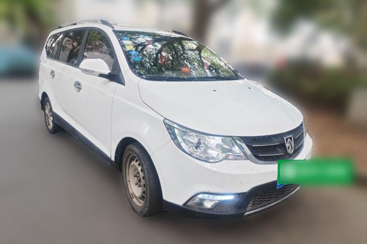 Used Baojun 730 2015 1.8L Manual Luxury Navigation ESP Version 7-seater Front Right 45 Deg