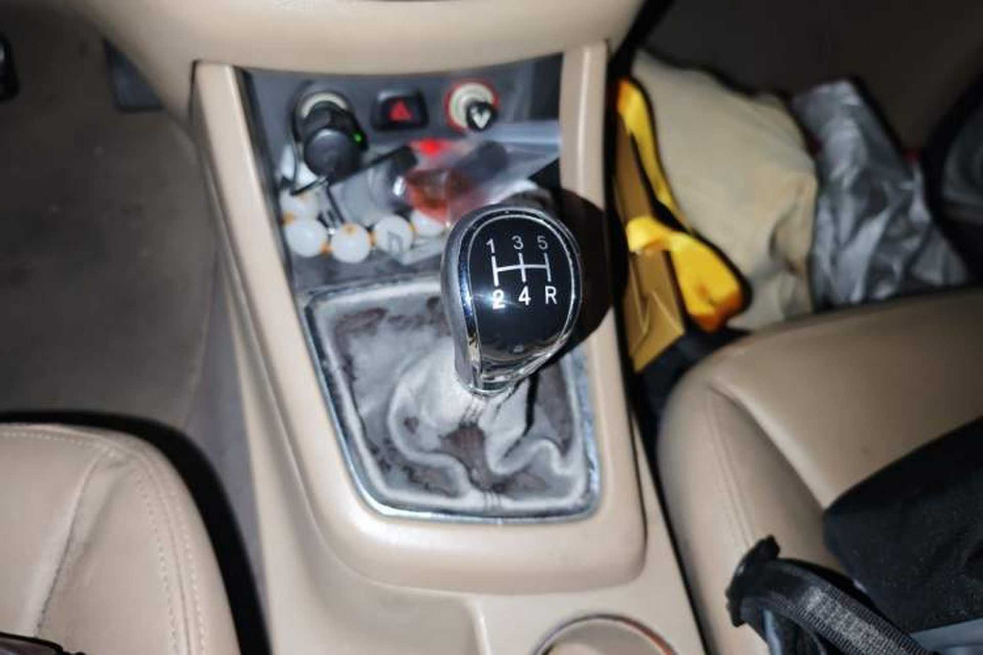 Used Baojun 730 2015 1.8L Manual Luxury Navigation ESP Version 7-seater Gear Lever