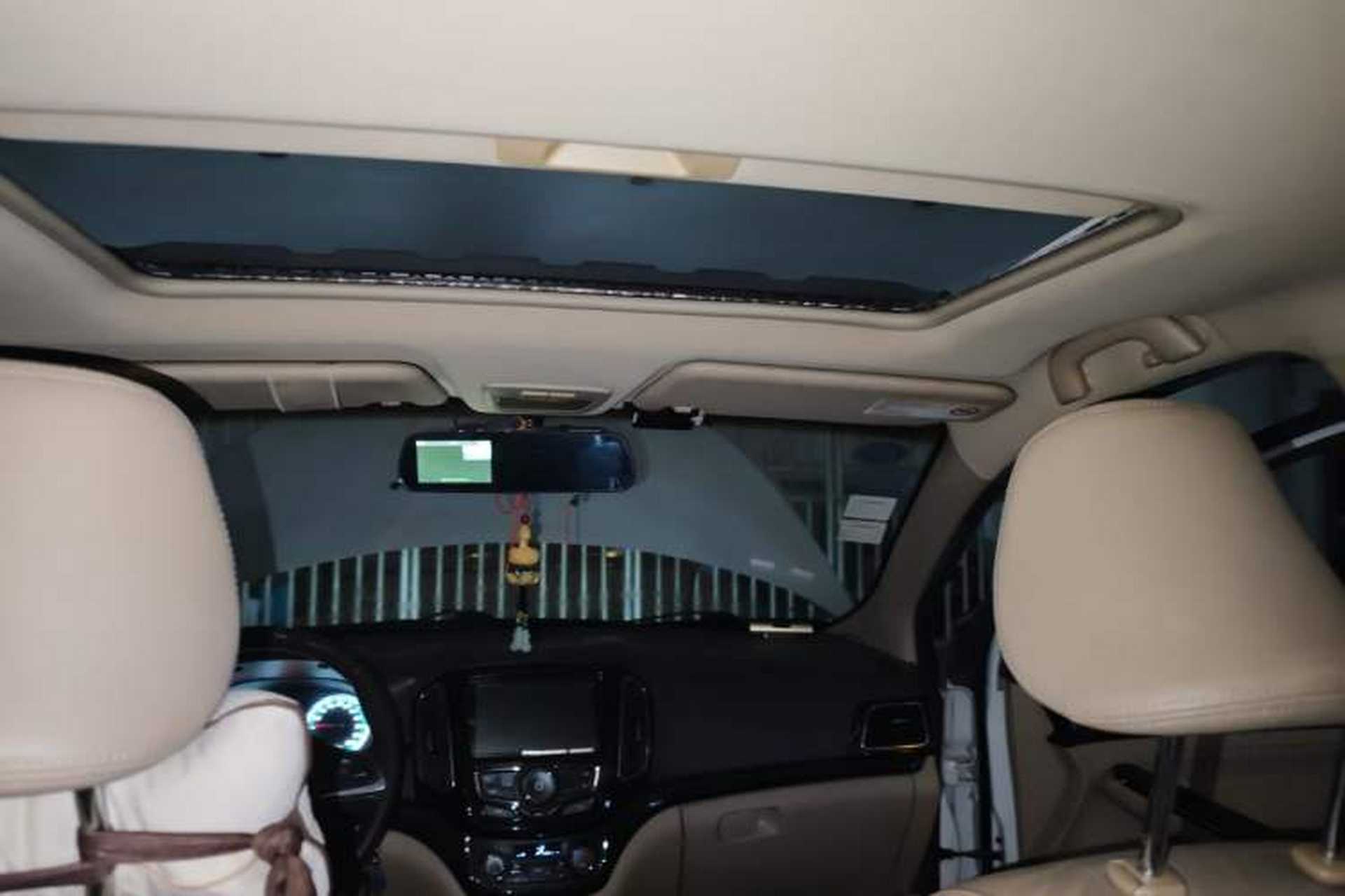 Used Baojun 730 2015 1.8L Manual Luxury Navigation ESP Version 7-seater Headliner