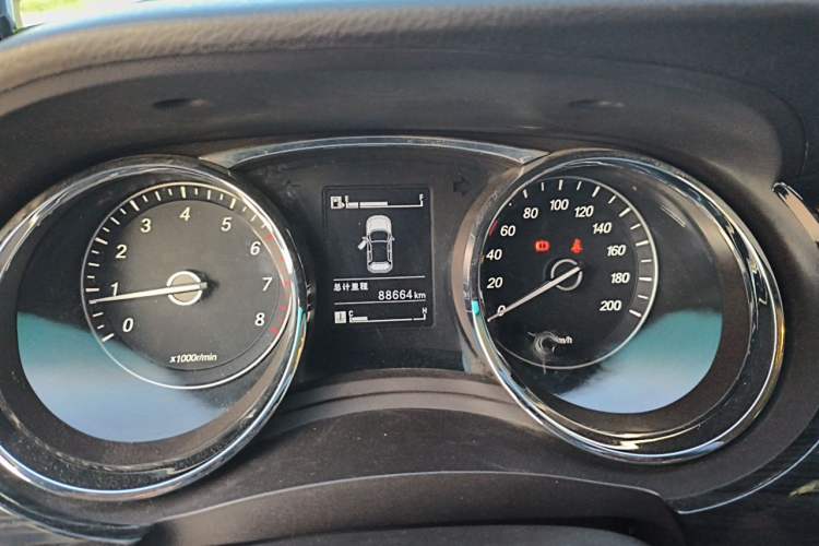 Used Baojun 730 2015 1.8L Manual Luxury Navigation ESP Version 7-seater Instrument Cluster