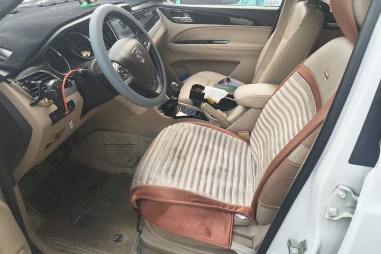 Used Baojun 730 2015 1.8L Manual Luxury Navigation ESP Version 7-seater Left Front Seat