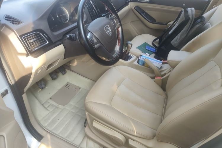Used Baojun 730 2015 1.8L Manual Luxury Navigation ESP Version 7-seater Left Front Seat