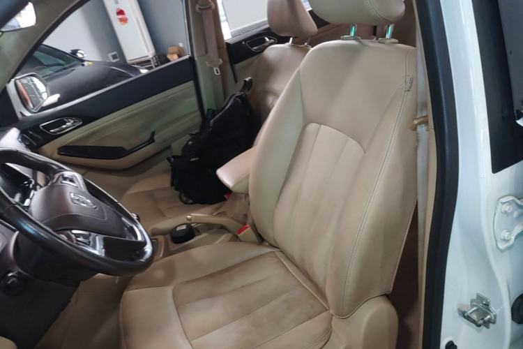 Used Baojun 730 2015 1.8L Manual Luxury Navigation ESP Version 7-seater Left Front Seat