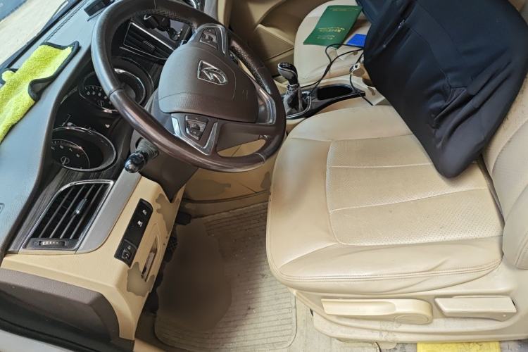 Used Baojun 730 2015 1.8L Manual Luxury Navigation ESP Version 7-seater Left Front Seat
