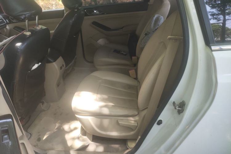 Used Baojun 730 2015 1.8L Manual Comfort ESP Version 7-seater Left Rear Seat