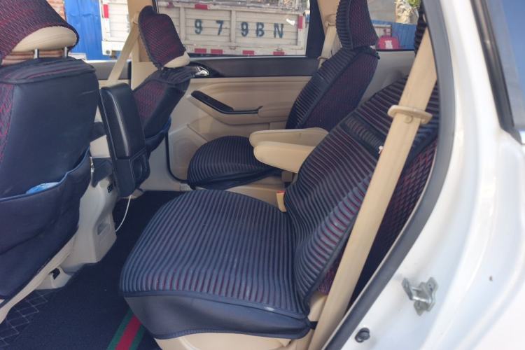 Used Baojun 730 2015 1.8L Manual Luxury Navigation ESP Version 7-seater Left Rear Seat