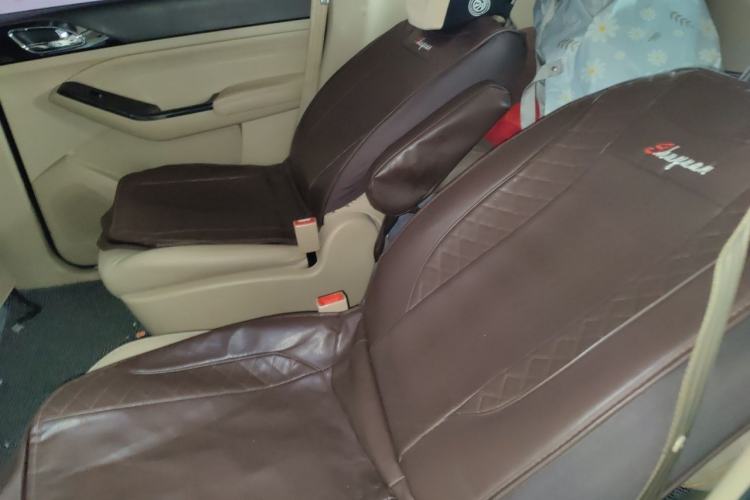 Used Baojun 730 2015 1.8L Manual Luxury Navigation ESP Version 7-seater Left Rear Seat