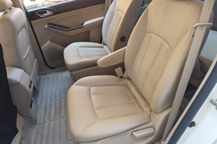 Used Baojun 730 2015 1.8L Manual Comfort ESP Version 7-seater Left Rear Seat