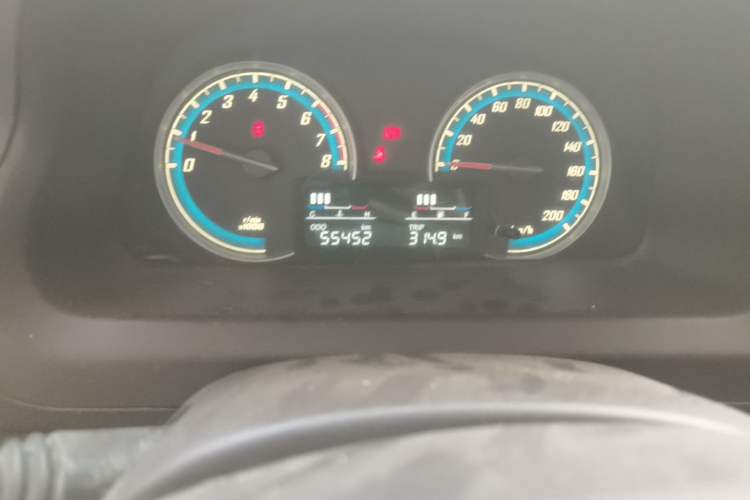 Used Baojun 730 2015 1.8L Manual Luxury Navigation ESP Version 7-seater Odometer Close Up
