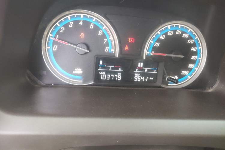 Used Baojun 730 2015 1.8L Manual Comfort ESP Version 7-seater Odometer Close Up