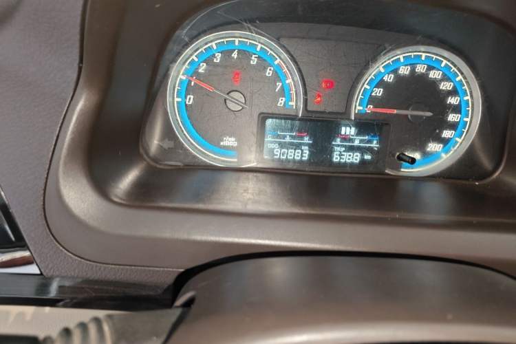 Used Baojun 730 2015 1.8L Manual Comfort ESP Version 7-seater Odometer Close Up