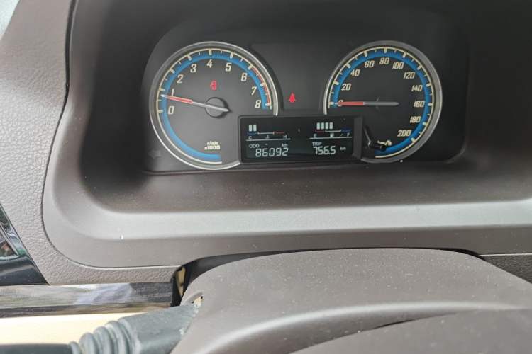Used Baojun 730 2015 1.8L Manual Comfort ESP Version 7-seater Odometer Close Up