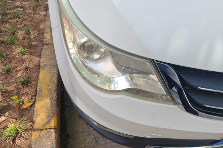 Used Baojun 730 2015 1.8L Manual Luxury Navigation ESP Version 7-seater Right Front Headlight