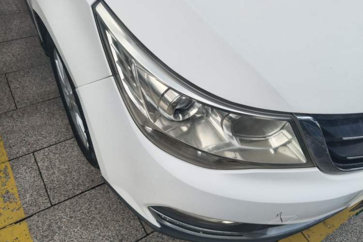 Used Baojun 730 2015 1.8L Manual Luxury Navigation ESP Version 7-seater Right Front Headlight