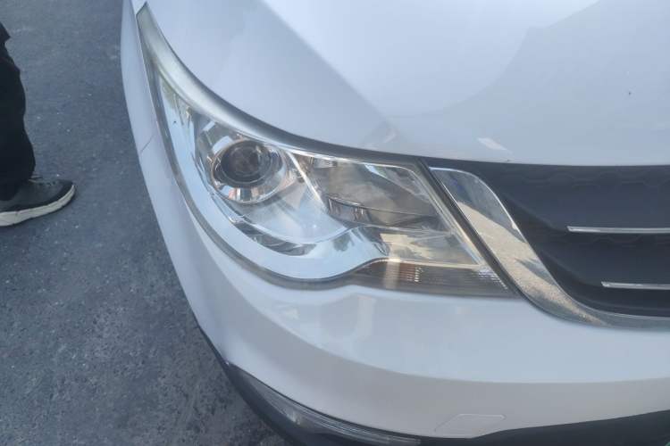 Used Baojun 730 2015 1.8L Manual Luxury Navigation ESP Version 7-seater Right Front Headlight