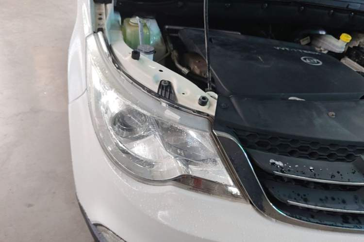 Used Baojun 730 2015 1.8L Manual Luxury Navigation ESP Version 7-seater Right Front Headlight