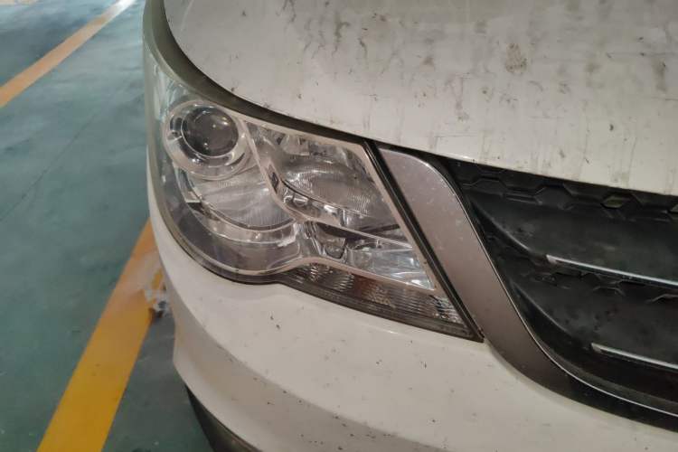 Used Baojun 730 2015 1.8L Manual Luxury Navigation ESP Version 7-seater Right Front Headlight