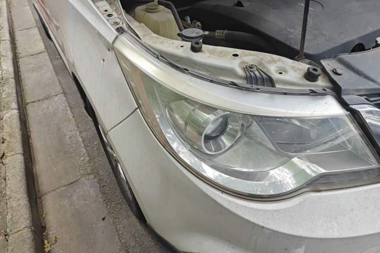 Used Baojun 730 2015 1.8L Manual Comfort ESP Version 7-seater Right Front Headlight