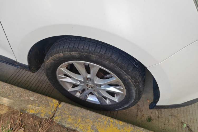Used Baojun 730 2015 1.8L Manual Luxury Navigation ESP Version 7-seater Right Front Wheel Hub