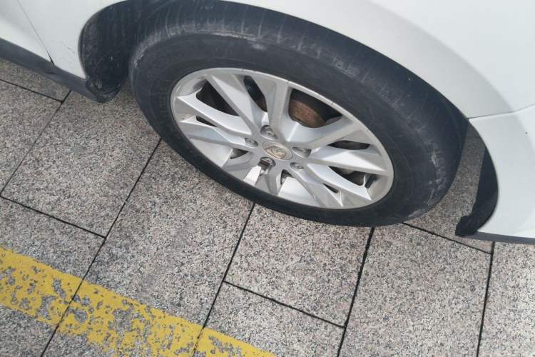 Used Baojun 730 2015 1.8L Manual Luxury Navigation ESP Version 7-seater Right Front Wheel Hub