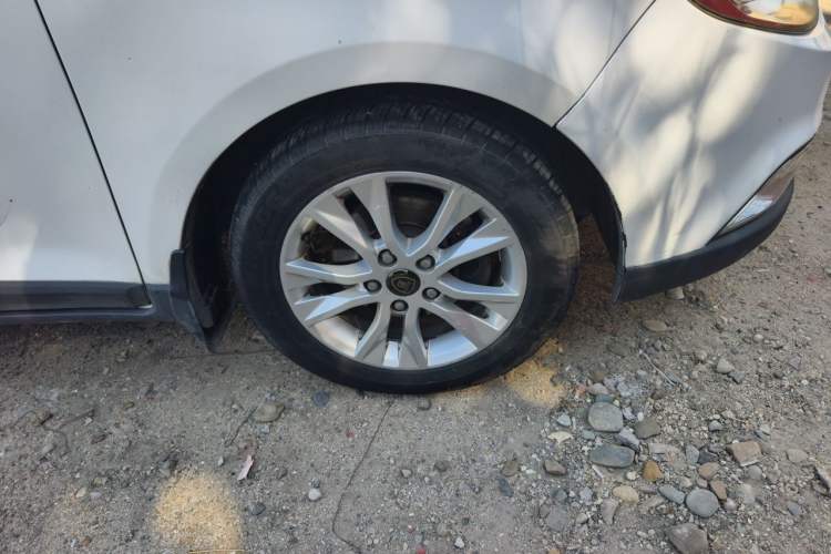 Used Baojun 730 2015 1.8L Manual Luxury Navigation ESP Version 7-seater Right Front Wheel Hub