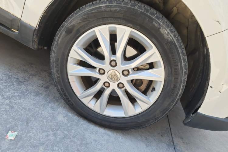 Used Baojun 730 2015 1.8L Manual Comfort ESP Version 7-seater Right Front Wheel Hub