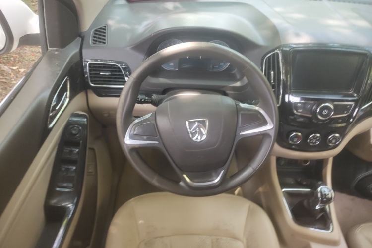 Used Baojun 730 2015 1.8L Manual Comfort ESP Version 7-seater Steering Wheel