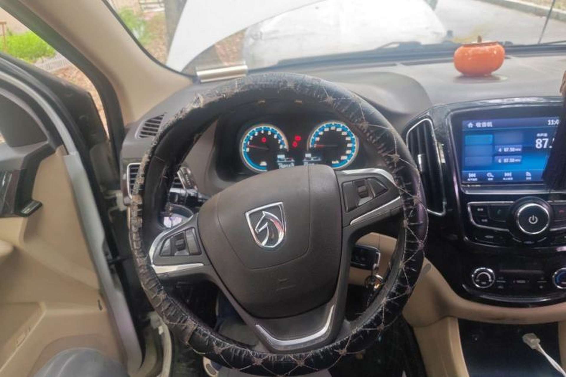 Used Baojun 730 2015 1.8L Manual Luxury Navigation ESP Version 7-seater Steering Wheel