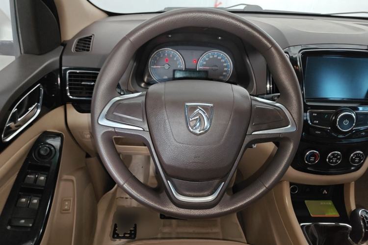 Used Baojun 730 2015 1.8L Manual Comfort ESP Version 7-seater Steering Wheel