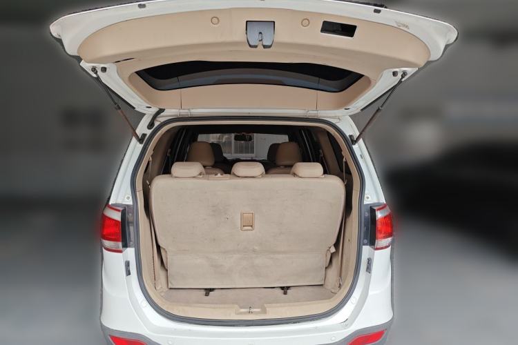 Used Baojun 730 2015 1.8L Manual Comfort ESP Version 7-seater Trunk