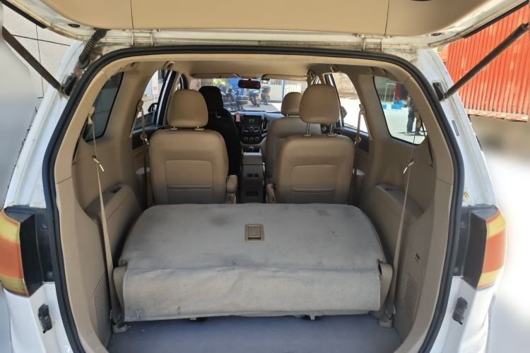 Used Baojun 730 2015 1.8L Manual Comfort ESP Version 7-seater Trunk