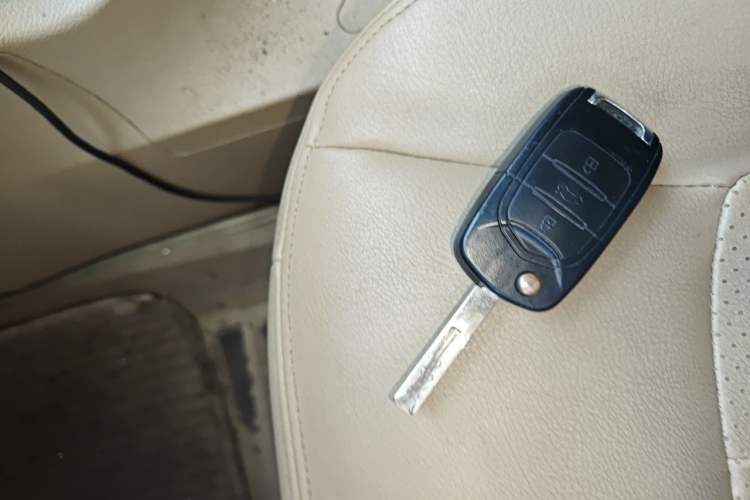 Used Baojun 730 2015 1.8L Manual Luxury Navigation ESP Version 7-seater Vehicle Key