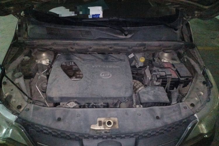 Used Baojun 730 2015 1.8L Manual Comfort ESP Version 7-seater Engine Bay