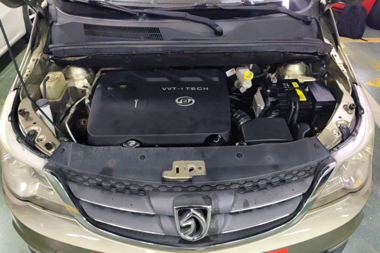 Used Baojun 730 2015 1.8L Manual Luxury Navigation ESP Version 7-seater Engine Bay