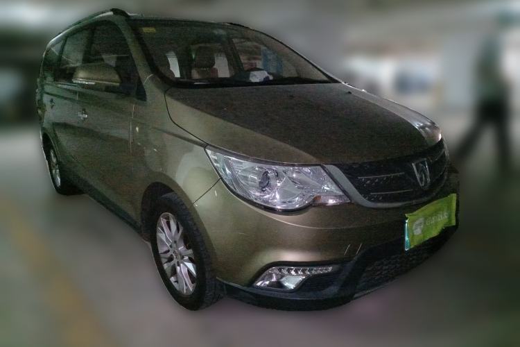 Used Baojun 730 2015 1.8L Manual Comfort ESP Version 7-seater Front Right 45 Deg