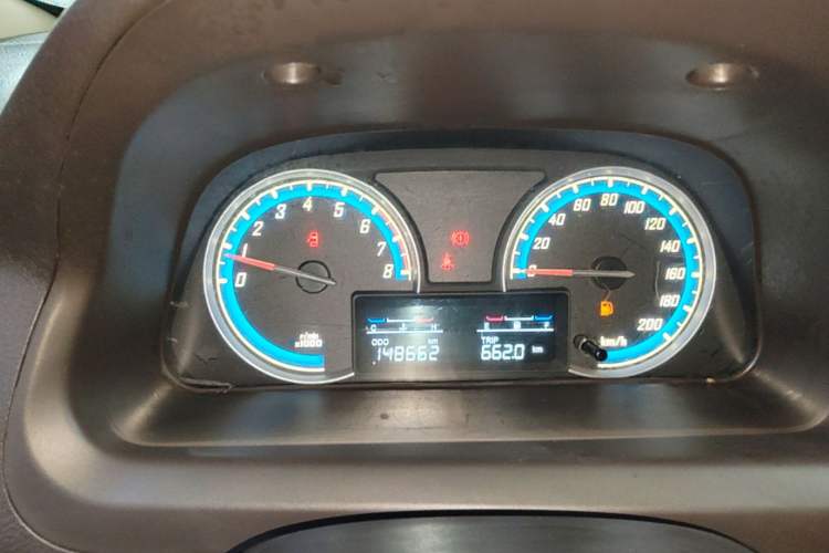 Used Baojun 730 2015 1.8L Manual Luxury Navigation ESP Version 7-seater Instrument Cluster