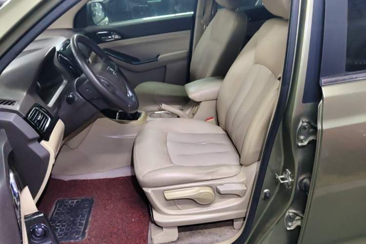 Used Baojun 730 2015 1.8L Manual Luxury Navigation ESP Version 7-seater Left Front Seat