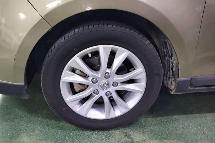 Used Baojun 730 2015 1.8L Manual Luxury Navigation ESP Version 7-seater Left Front Wheel Hub