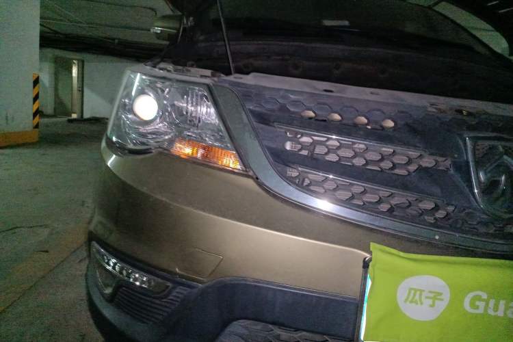 Used Baojun 730 2015 1.8L Manual Comfort ESP Version 7-seater Right Front Headlight