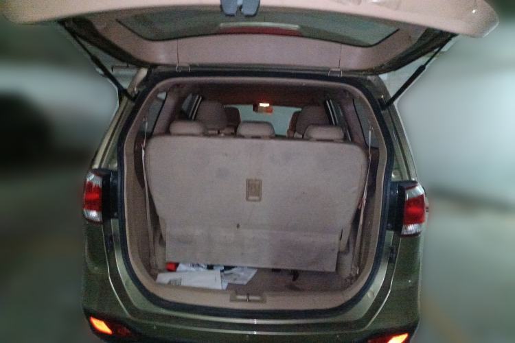 Used Baojun 730 2015 1.8L Manual Comfort ESP Version 7-seater Trunk