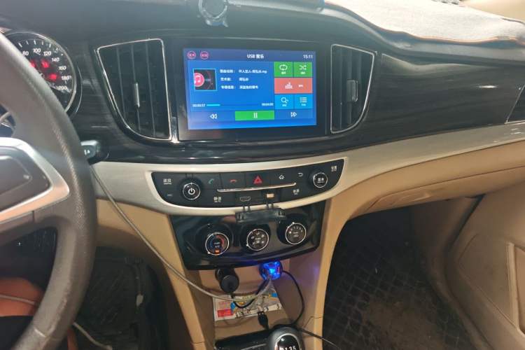 Used Baojun 730 2016 1.5T Manual Comfort Version 7 Seats Audio And AC Panel