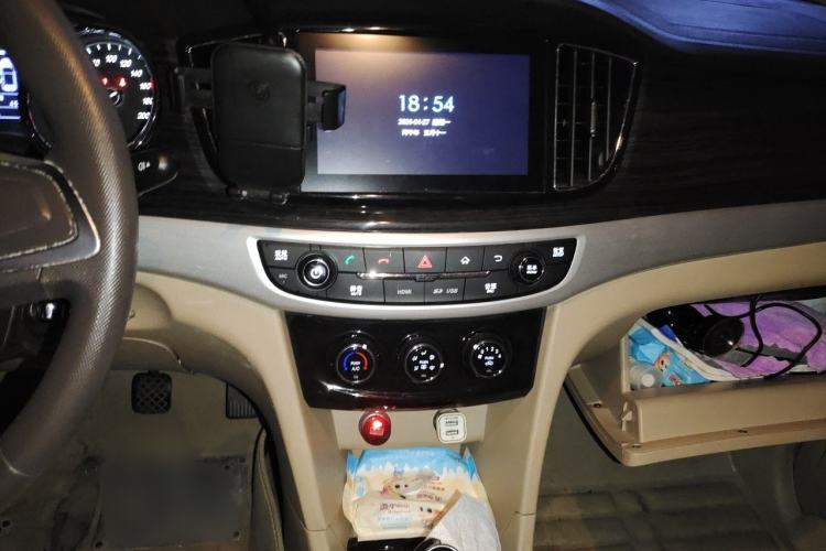 Used Baojun 730 2016 1.5L Manual Comfort Version 7 Seats China V Emission Standard Audio And AC Panel