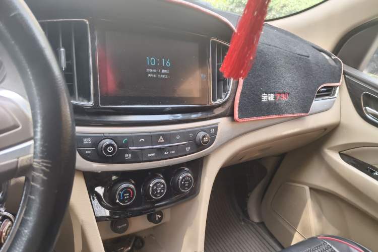 Used Baojun 730 2016 1.5L Manual Comfort Version 7 Seats China V Emission Standard Audio And AC Panel