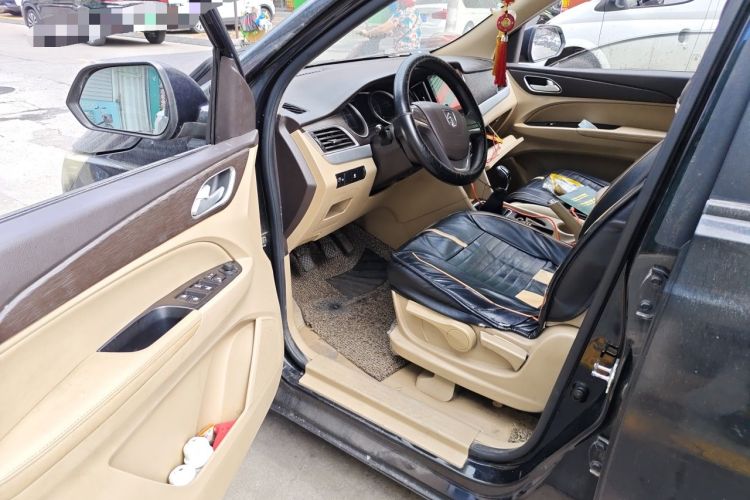 Used Baojun 730 2016 1.5L Manual Standard Version 7 Seats Driver Seat